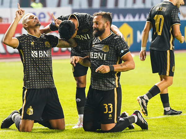 Penyerang Bhayangkara FC, Crislan Henrique usai membobol gawang Persija Jakarta