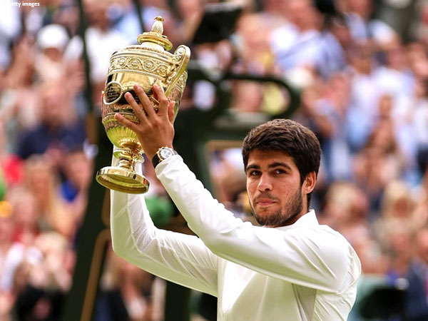 Hasil WImbledon: Akhiri Rezim Novak Djokovic, Carlos Alcaraz Sabet Gelar Di London