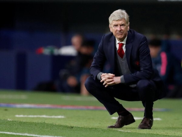 Arsene Wenger menuntut Arsenal untuk menjuarai Premier League musim depan pasca keberhasilan klub dalam mendatangkan Declan Rice / via Getty Images