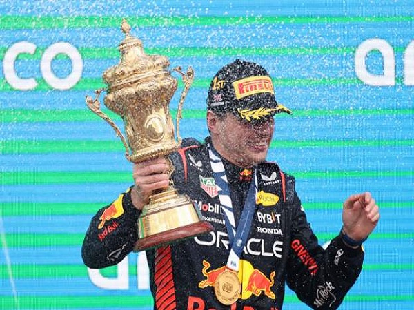Bos McLaren Yakin Bisa Kejar Mobil Verstappen
