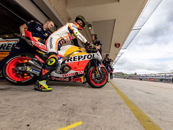 Alberto Puig akui Honda yang buat Joan Mir kurang kompetitif.