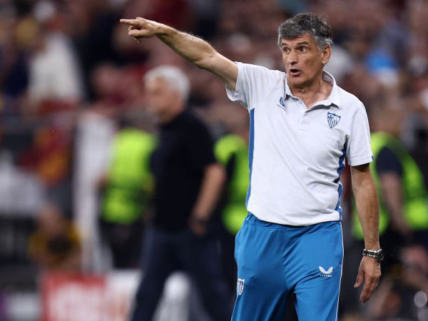 Manajer Sevilla, Jose Luis Mendilbar.