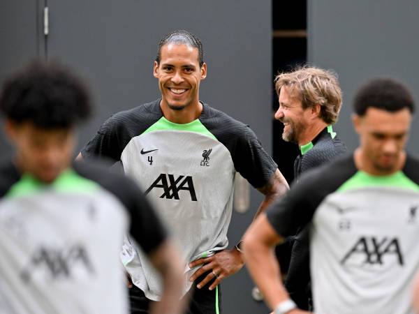 Virgil van Dijk Jadi Sosok Panutan Bagi Bek Muda Liverpool