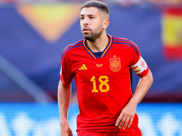 Mantan bek Barcelona, Jordi Alba.