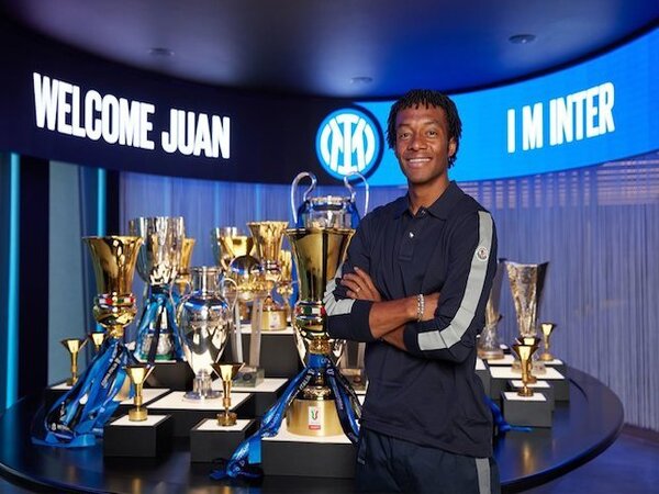 Juan Cuadrado resmi diperkenalkan sebagai pemain baru Inter Milan pada Kamis dini hari (20/7) tadi / via FC Inter Official
