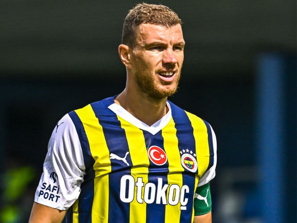Striker Fenerbahce, Edin Dzeko.