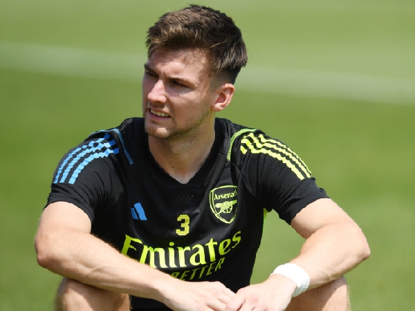 Kieran Tierney menjadi pemain cadangan di Arsenal