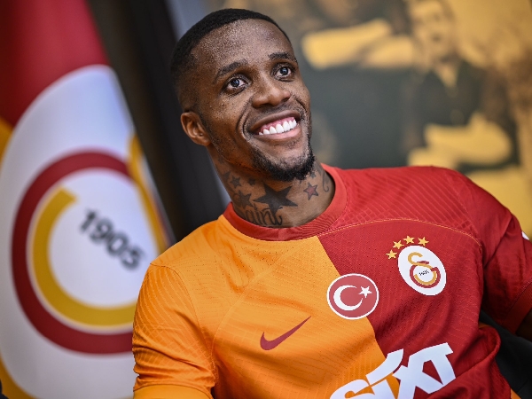 Wilfried Zaha pindah ke Galatasaray musim panas ini