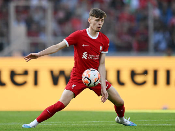 Ini Alasan Liverpool Tidak Bawa Conor Bradley ke Singapura