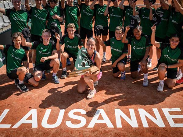 Elisabetta Cocciaretto Naik Podium Juara Untuk Kali Pertama Di Lausanne