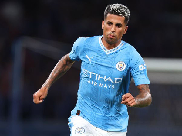 Bek sayap Man City, Joao Cancelo.