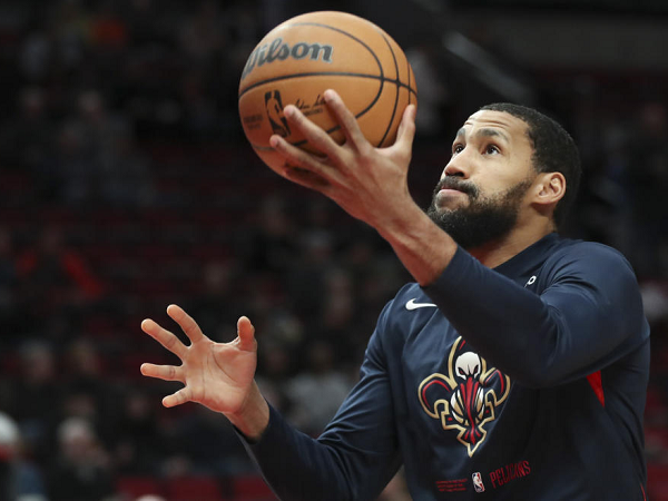 Toronto Raptors kontrak Garrett Temple selama setahun.
