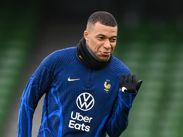 Hubungan Kylian Mbappe dan Paris Saint-Germain meretak