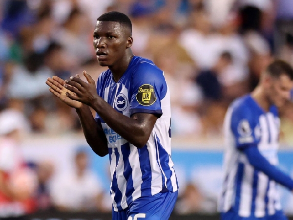 Moises Caicedo dikaitkan dengan Arsenal dan Chelsea