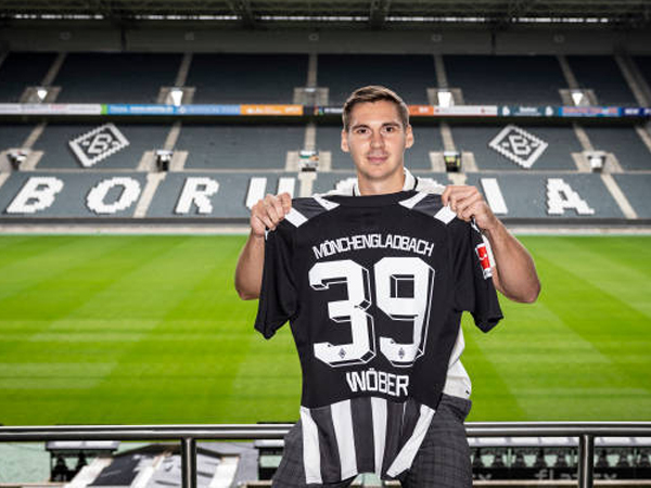 Borussia Monchengladbach Pinjam Maximilian Wober dari Leeds United