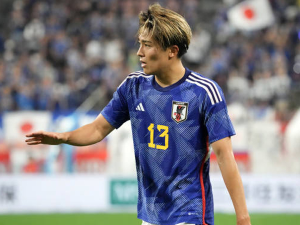 Liverpool dan Dortmund Berebut Penyerang Berbakat Asal Jepang