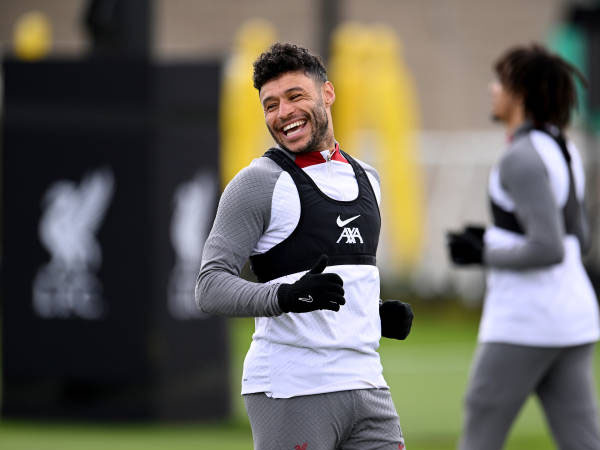 Alex Oxlade-Chamberlain Sedang Pertimbangkan Tawaran Klub Turki, Besiktas