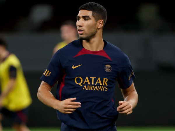 Bek sayap PSG, Achraf Hakimi.