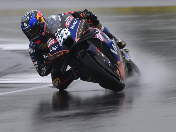 Miguel Oliveira akui hujan buatnya tampil lebih cepat di GP Inggris.