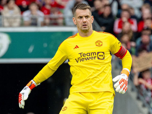Kiper Manchester United, Tom Heaton.