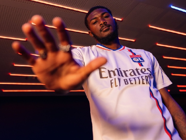 Lyon mengumumkan kedatangan Ainsley Maitland-Niles