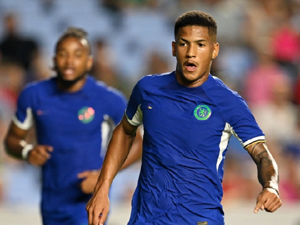 Chelsea meminjamkan Angelo Gabriel ke Strasbourg