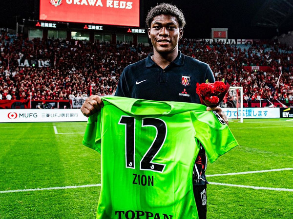 Kiper STVV, Zion Suzuki.
