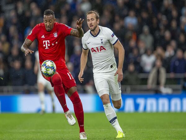 Harry Kane dilaporkan segera menjalani tes medis bersama Bayern Muenchen usai setuju untuk meninggalkan Tottenham Hotspur musim panas ini / via Getty Images