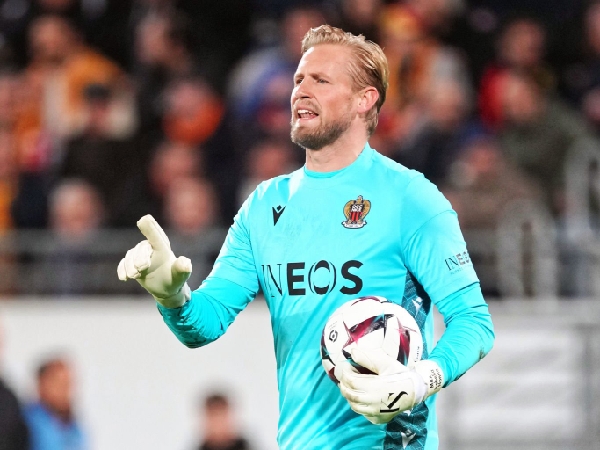 Chelsea mengincar tanda tangan Kasper Schmeichel