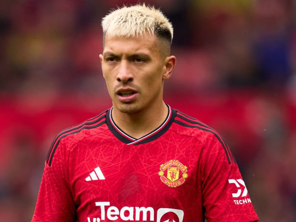 Bek Manchester United, Lisandro Martinez.