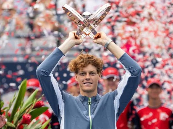 Tampil Perkasa, Jannik Sinner Sabet Gelar Masters Pertama Di Toronto