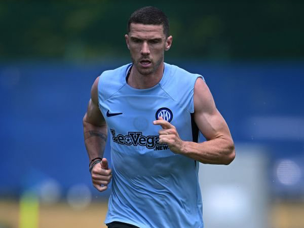 Bek sayap Inter Milan, Robin Gosens.