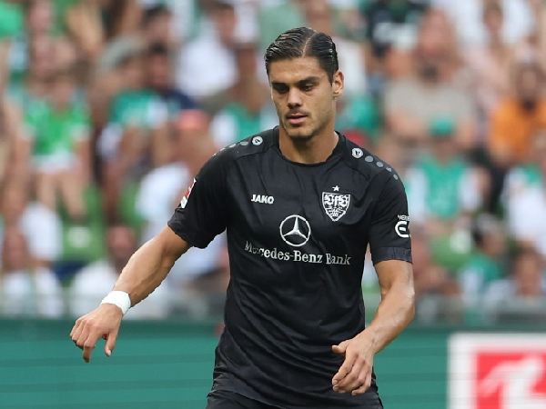 West Ham mengincar tanda tangan Konstantinos Mavropanos