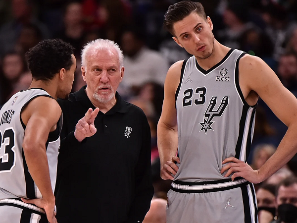 Pengalaman dilatih Gregg Popovich tak akan dilupakan Zach Collins.