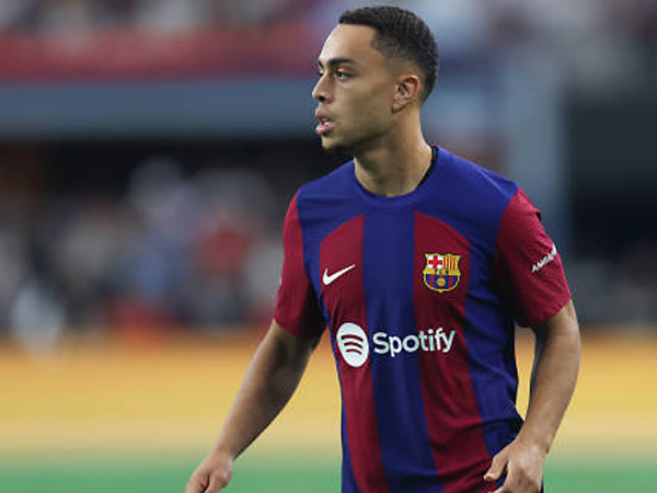 Sergino Dest Resmi ke PSV Eindhoven, Barcelona Sudah Punya Calon Pengganti?