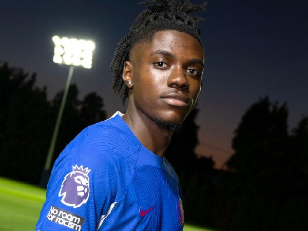 Chelsea mendatangkan Romeo Lavia dari Southampton