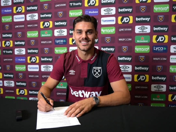Konstantinos Mavropanos menandatangani kontrak lima tahun di West Ham United