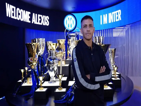 Sempat berpisah di tahun 2022 kemarin, Inter Milan akhirnya kembali memulangkan Alexis Sanchez di musim panas kali ini / via FC Inter Official
