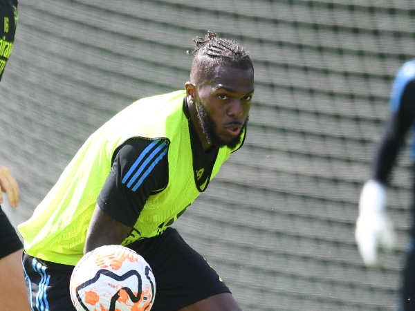 Nottingham Forest segera mendapatkan bek Arsenal, Nuno Tavares