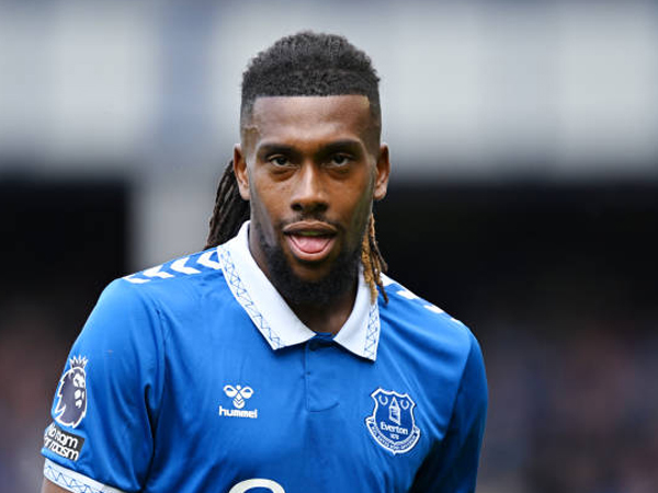 Fulham Selangkah Lagi Dapatkan Alex Iwobi dari Everton