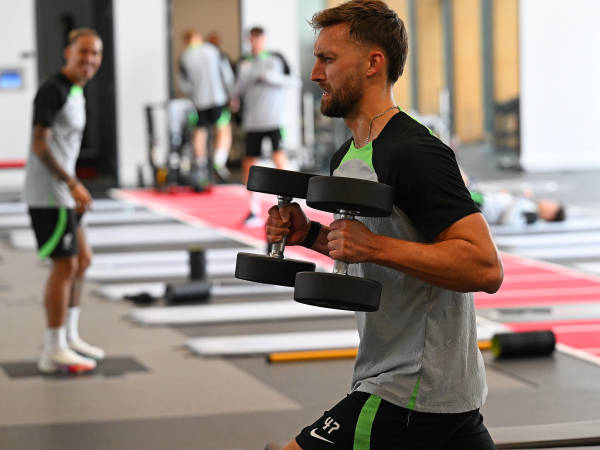 Liverpool Akan Pinjamkan Nat Phillips ke Celtic