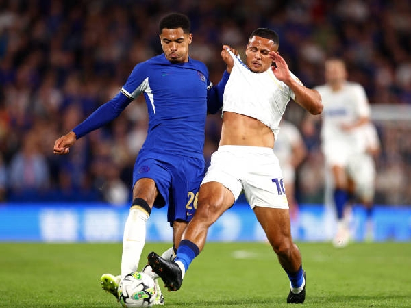 Levi Colwill tidak dapat menyelesaikan pertandingan Chelsea melawan AFC Wimbledon