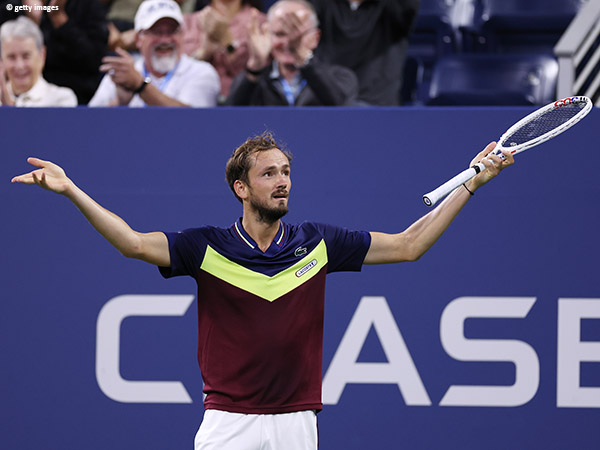Daniil Medvedev Bersitegang Dengan Penonton Di US Open Gara-Gara Ini