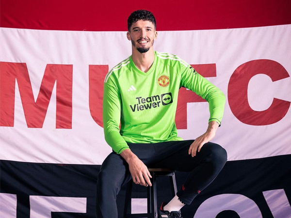 Kiper Manchester United, Altay Bayindir.