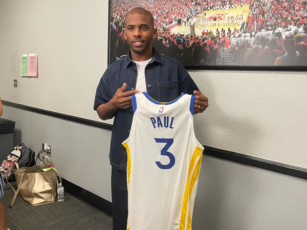 Bos Warriors masih berusaha terima fakta timnya kini diperkuat Chris Paul.