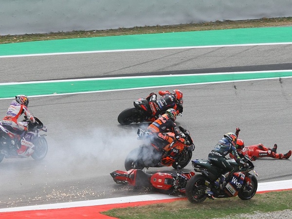 Brad Binder tidak ada niatan untuk cederai Bagnaia.