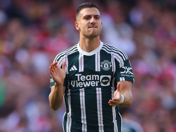 Bek sayap Man United, Diogo Dalot.