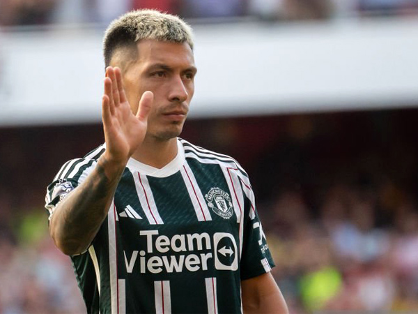 Bek Man United, Lisandro Martinez.