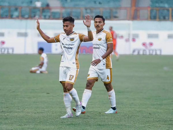 Penyerang Dewa United FC, Ahmad Nufiandani tidak melakukan selebrasi usai mencetak gol