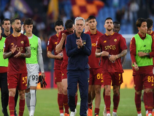 AS Roma dinilai sedang mengalami kelelahan mental dan fisik akibat penampilan yang buruk di tiga laga pembuka Serie A 2023/24 / via Getty Images